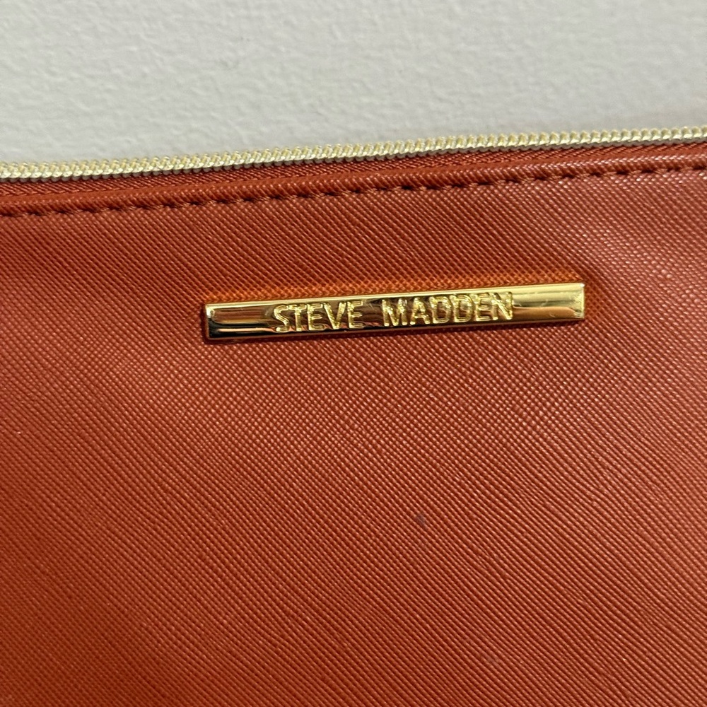 Steve Madden ladies Brown wristlet Bag with Gold Details